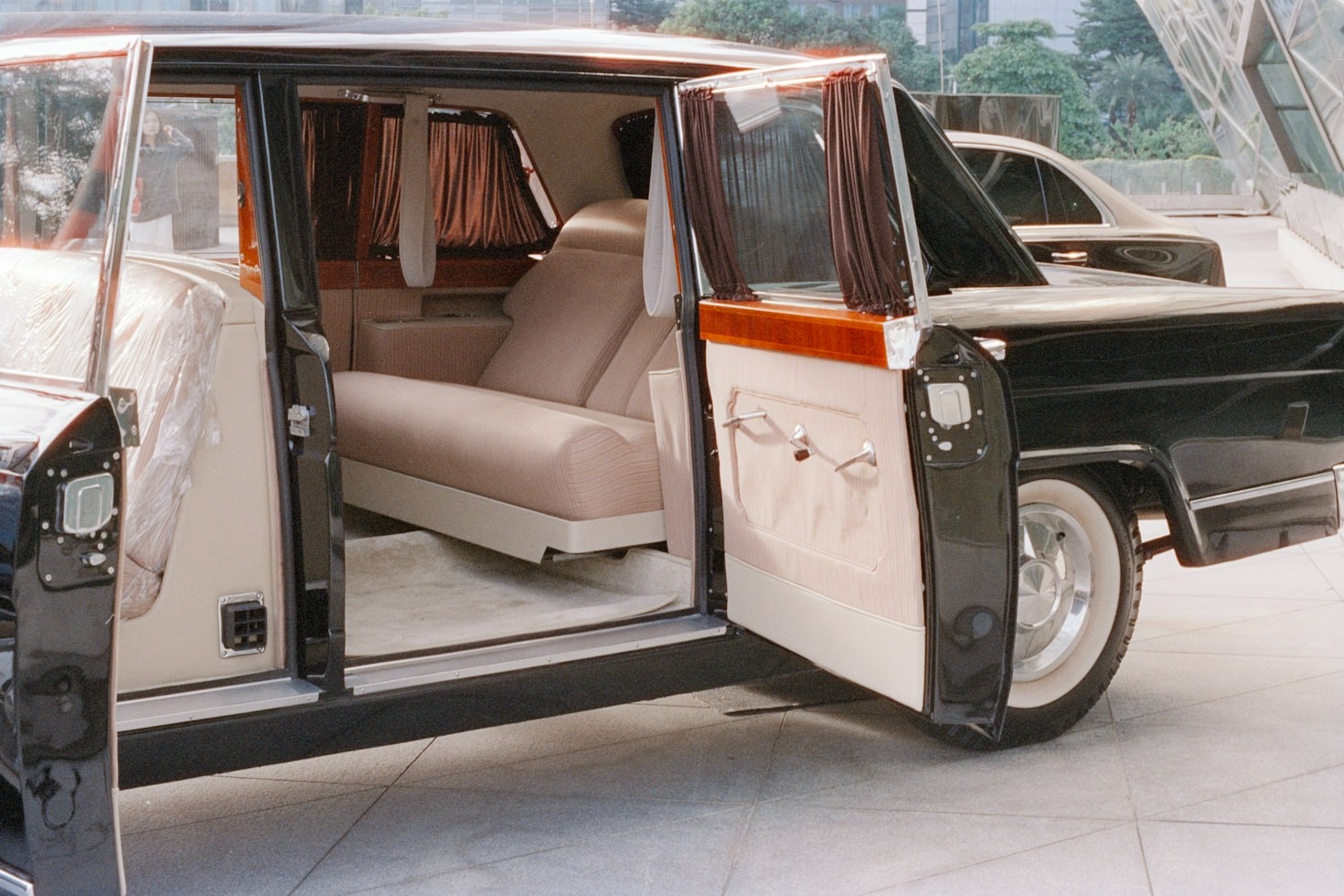 The Art of Chauffeur-Driven Luxury: What Sets Us Apart